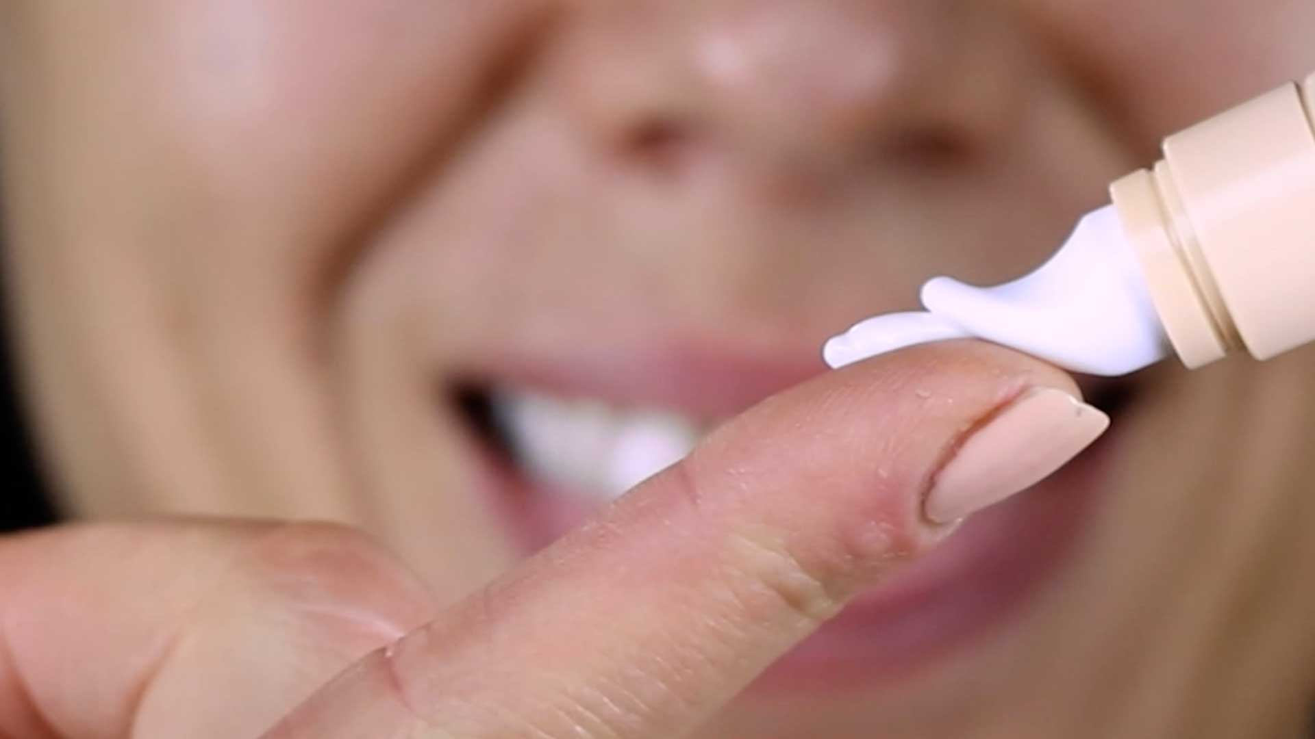 Awaken Eye cream with cooling tip